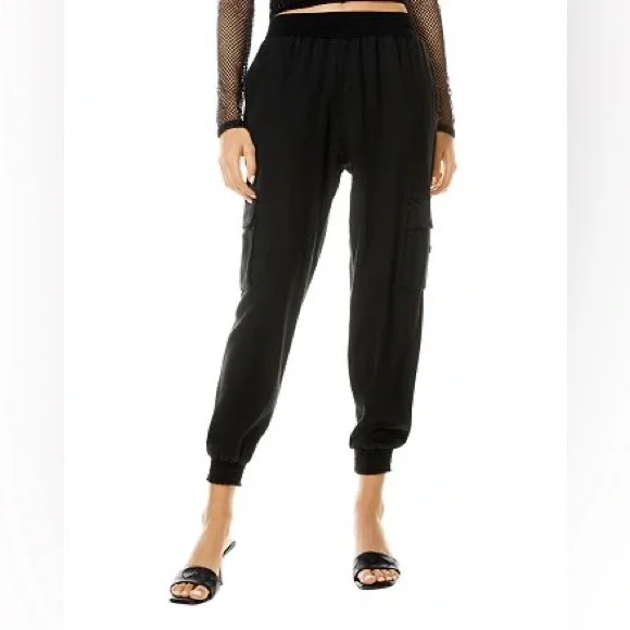 ALICE + OLIVIA DEDE SMOCKED CARGO PANTS IN BLACK SIZE LARGE - Picture 4 of 14